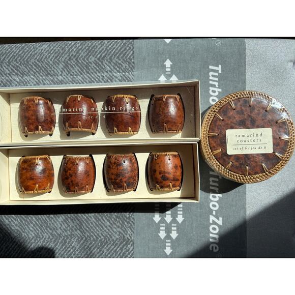 Pier 1~ 8 Handmade Barrel Raffia Tamarind Napkin Rings & 6 Coasters/14 pieces - Picture 3 of 16